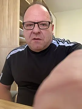 coupleLatinaLovers online show from 02/13/26, 09:38