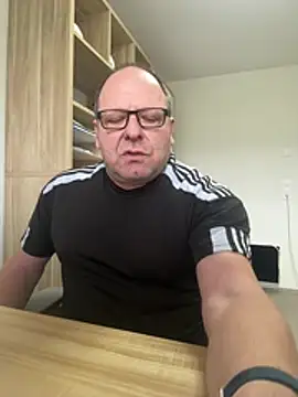 coupleLatinaLovers online show from 02/20/26, 11:00