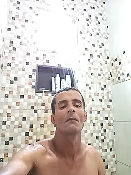 morenogato100 online show from 12/17/25, 06:36