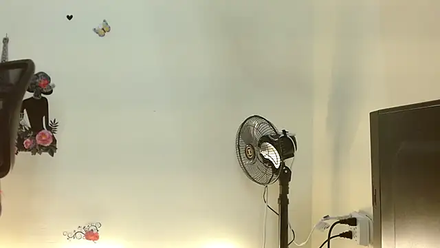 Snapshot of isabela_ferrer_ chatting on 12/26/24, 04:58 isabela ferrer  online show from 12/26/24, 04:58