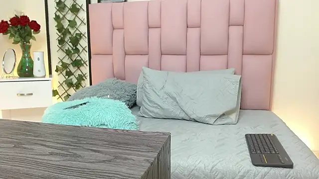 Snapshot of isabela_ferrer_ chatting on 02/04/25, 04:18 isabela ferrer  online show from 02/04/25, 04:18