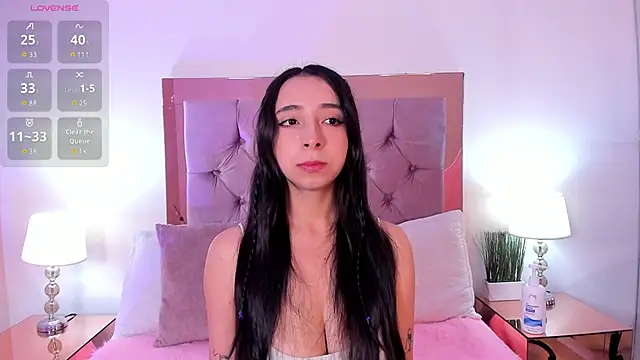 Snapshot of melanie_hills chatting on 02/15/26, 11:30 melanie hills online show from 02/15/26, 11:30