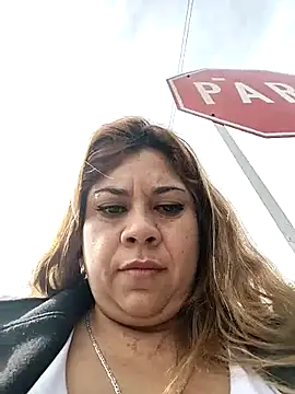 Laura-Hernandez online show from 12/13/24, 07:43