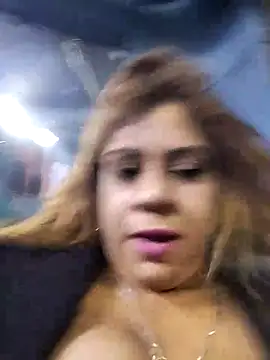 Laura-Hernandez online show from 12/29/24, 01:13