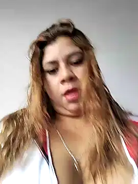 Laura-Hernandez online show from 01/10/25, 03:58