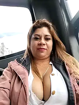 Laura-Hernandez online show from 01/25/25, 08:42