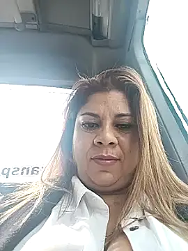 Laura-Hernandez online show from 02/18/25, 02:38