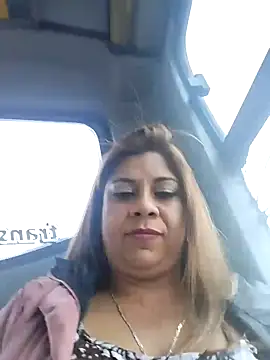 Laura-Hernandez online show from 03/11/25, 03:02