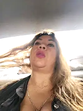 Laura-Hernandez online show from 09/22/25, 03:58