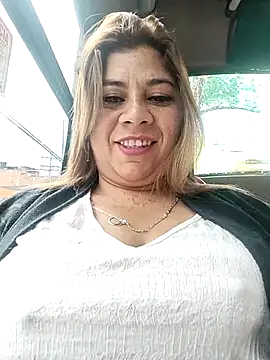 Laura-Hernandez online show from 10/10/25, 02:05