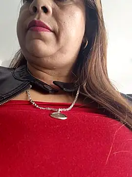 Snapshot of Laura-Hernandez chatting on 04/24/26, 02:30 Laura-Hernandez online show from 04/24/26, 02:30
