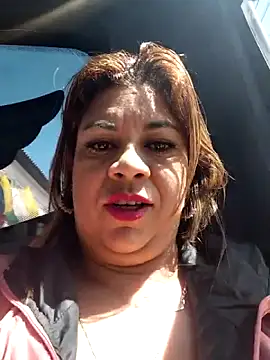 Snapshot of Laura-Hernandez chatting on 05/20/26, 02:56 Laura-Hernandez online show from 05/20/26, 02:56