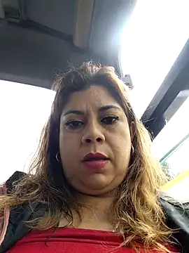 Snapshot of Laura-Hernandez chatting on 05/21/26, 03:19 Laura-Hernandez online show from 05/21/26, 03:19
