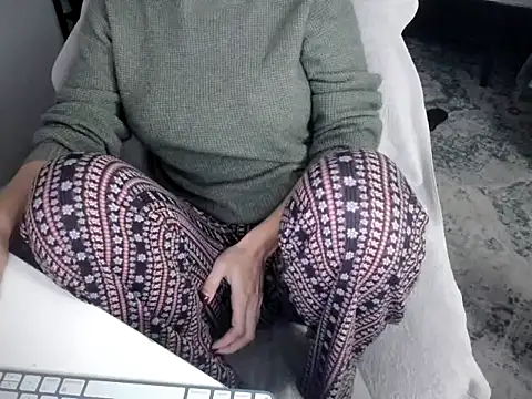 bigb00tyjudyyX online show from 11/22/25, 01:54