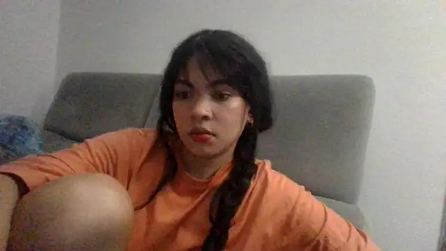 Snapshot of Kiri_Cutee chatting on 12/11/24, 05:32 Kiri Cutee online show from 12/11/24, 05:32
