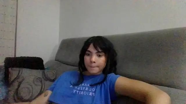Snapshot of Kiri_Cutee chatting on 12/20/24, 08:49 Kiri Cutee online show from 12/20/24, 08:49