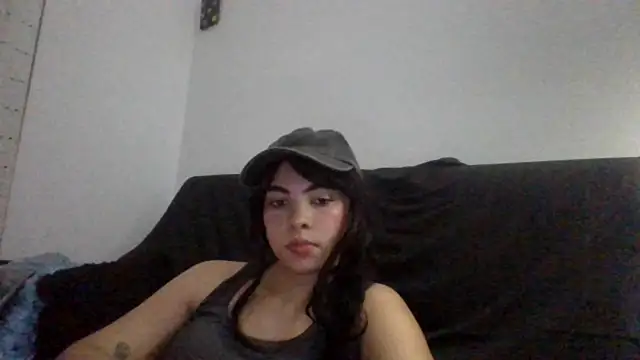 Snapshot of Kiri_Cutee chatting on 01/05/25, 08:22 Kiri Cutee online show from 01/05/25, 08:22