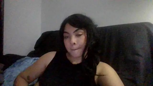 Snapshot of Kiri_Cutee chatting on 01/11/25, 08:22 Kiri Cutee online show from 01/11/25, 08:22