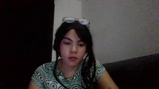 Snapshot of Kiri_Cutee chatting on 02/01/25, 06:00 Kiri Cutee online show from 02/01/25, 06:00