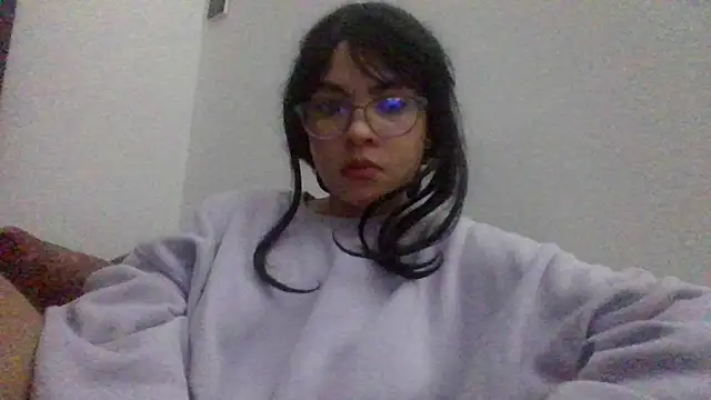Snapshot of Kiri_Cutee chatting on 02/04/25, 05:42 Kiri Cutee online show from 02/04/25, 05:42