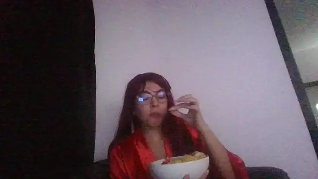 Snapshot of Kiri_Cutee chatting on 02/10/25, 05:47 Kiri Cutee online show from 02/10/25, 05:47
