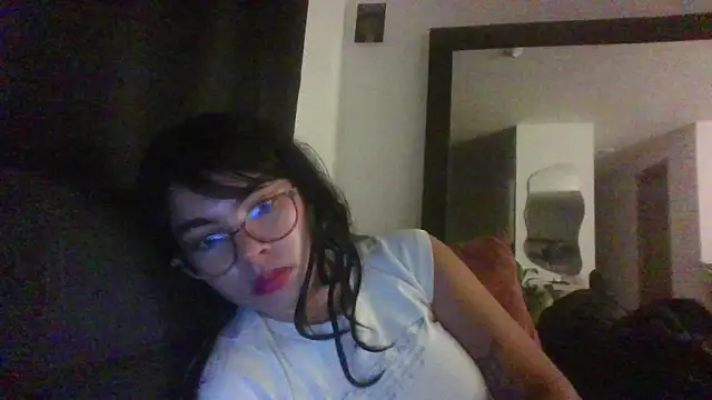 Snapshot of Kiri_Cutee chatting on 02/17/25, 04:53 Kiri Cutee online show from 02/17/25, 04:53