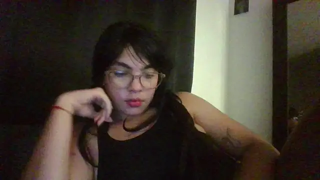 Snapshot of Kiri_Cutee chatting on 03/03/25, 05:20 Kiri Cutee online show from 03/03/25, 05:20