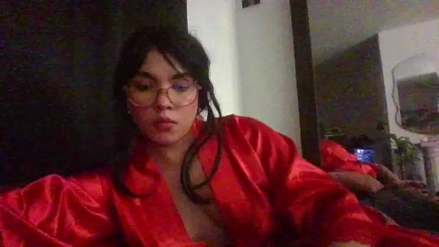 Snapshot of Kiri_Cutee chatting on 03/05/25, 12:59 Kiri Cutee online show from 03/05/25, 12:59