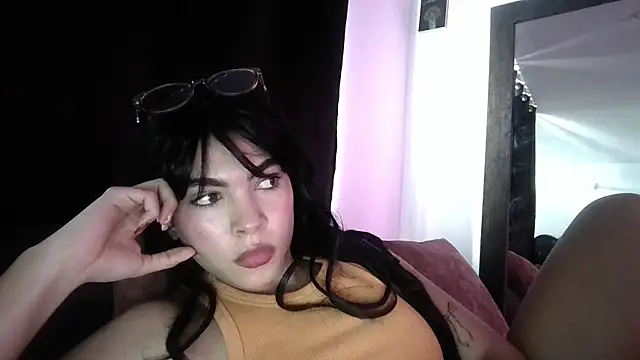 Snapshot of Kiri_Cutee chatting on 03/18/25, 08:04 Kiri Cutee online show from 03/18/25, 08:04