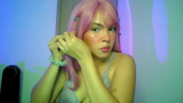 Snapshot of Kiri_Cutee chatting on 09/19/25, 04:14 Kiri Cutee online show from 09/19/25, 04:14