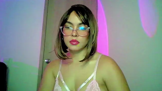 Snapshot of Kiri_Cutee chatting on 09/25/25, 04:27 Kiri Cutee online show from 09/25/25, 04:27