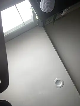 Yann 18 online show from 09/13/25, 07:02