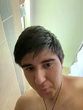 Yann 18 online show from 10/17/25, 08:22