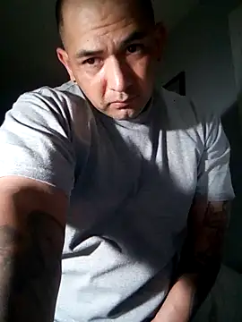 Snapshot of NewKing100 chatting on 12/17/24, 12:11 NewKing100 online show from 12/17/24, 12:11