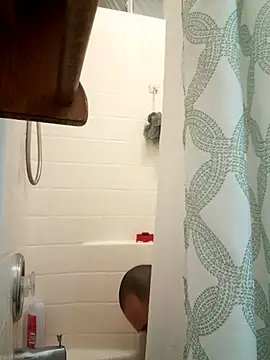 Snapshot of NewKing100 chatting on 02/19/25, 02:44 NewKing100 online show from 02/19/25, 02:44