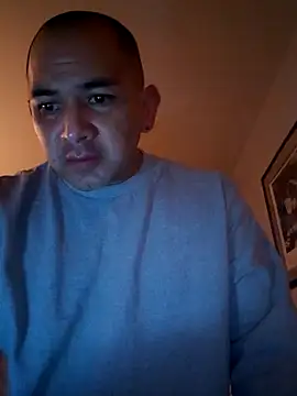 Snapshot of NewKing100 chatting on 02/19/25, 08:22 NewKing100 online show from 02/19/25, 08:22