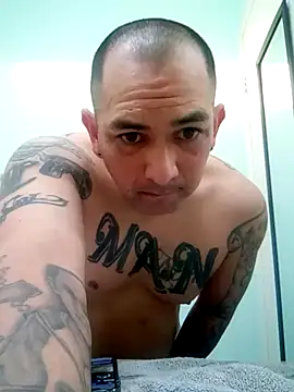 Snapshot of NewKing100 chatting on 02/22/25, 01:22 NewKing100 online show from 02/22/25, 01:22