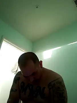 Snapshot of NewKing100 chatting on 02/24/25, 01:24 NewKing100 online show from 02/24/25, 01:24