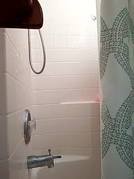 Snapshot of NewKing100 chatting on 03/20/25, 12:51 NewKing100 online show from 03/20/25, 12:51