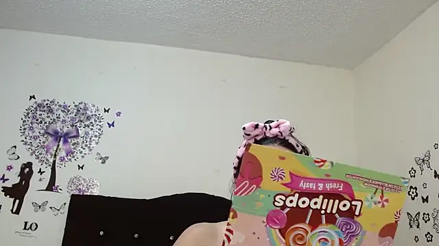 Snapshot of jeff_and_jade chatting on 10/06/25, 11:07 jeff and jade online show from 10/06/25, 11:07