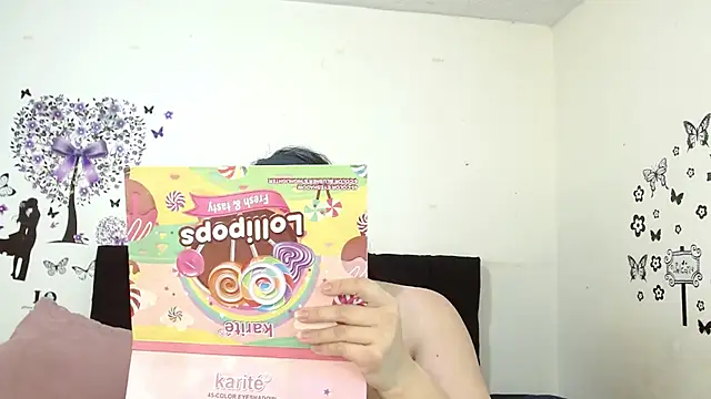 Snapshot of jeff_and_jade chatting on 10/21/25, 11:22 jeff and jade online show from 10/21/25, 11:22