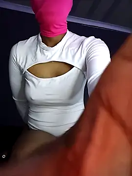 lisa larry88 online show from 10/30/25, 02:35