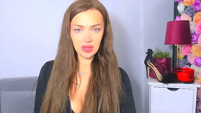 Snapshot of OliviaFantasy chatting on 11/03/25, 07:20 OliviaFantasy online show from 11/03/25, 07:20