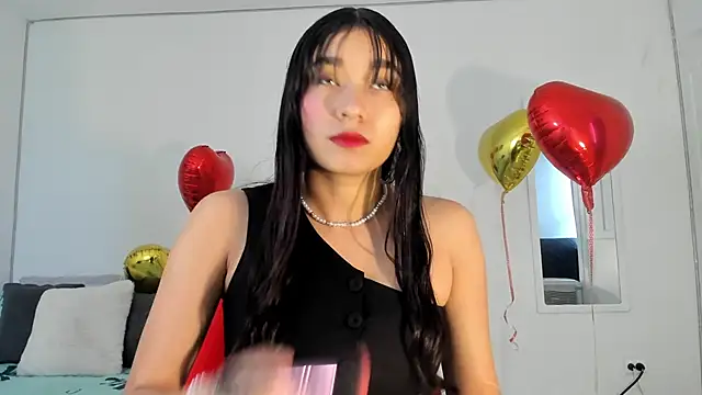 Maia W10 online show from 02/24/25, 12:37