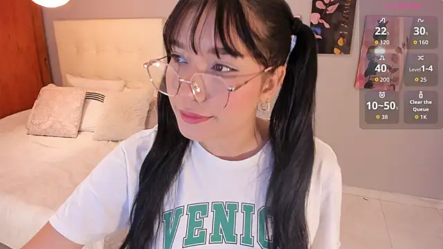 Maia W10 online show from 01/15/26, 12:10