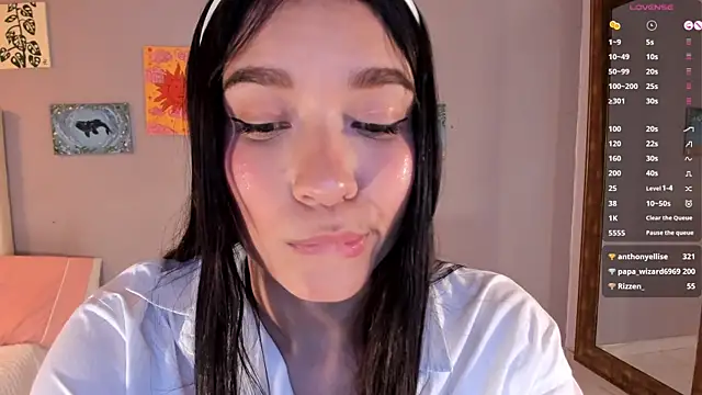 Maia W10 online show from 04/19/26, 06:10