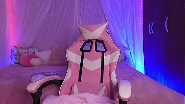 Lilou albrecht online show from 04/10/26, 06:34