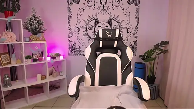 Snapshot of MelissaLovvv chatting on 02/04/25, 04:05 MelissaLovvv online show from 02/04/25, 04:05