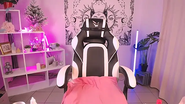 Snapshot of MelissaLovvv chatting on 02/07/25, 03:55 MelissaLovvv online show from 02/07/25, 03:55