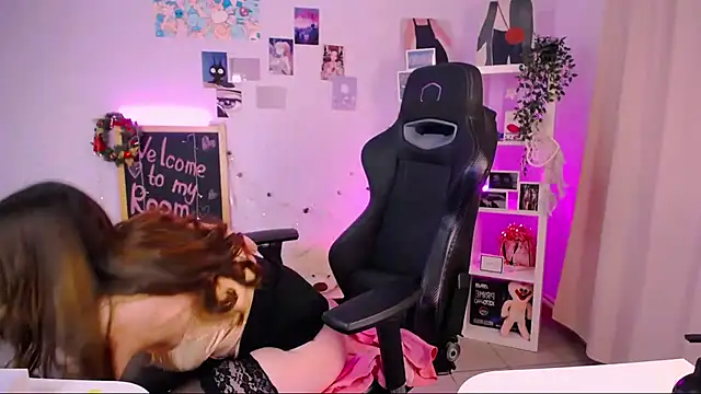 Snapshot of MelissaLovvv chatting on 02/08/25, 06:54 MelissaLovvv online show from 02/08/25, 06:54